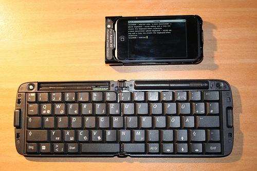 7dc32_iphone-keyboard-12-31-08